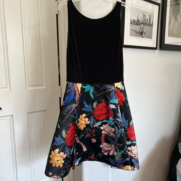 Alice and Olivia Dress Size 4 - Picture 9 of 9